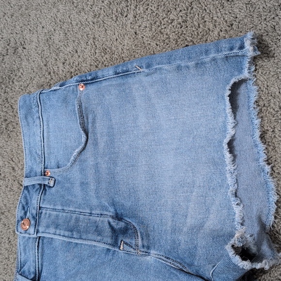 Good American Cutoff Jean Shorts Denim Lighter Wash High Waist Size 10/30 - Picture 3 of 12